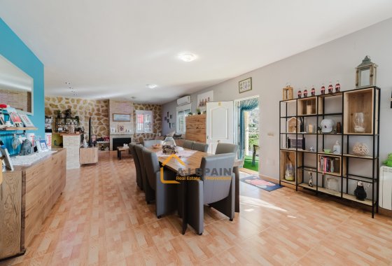 Resale - Country Estate - Fortuna - 