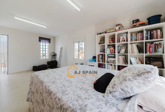 Resale - Country Estate - Fortuna - 