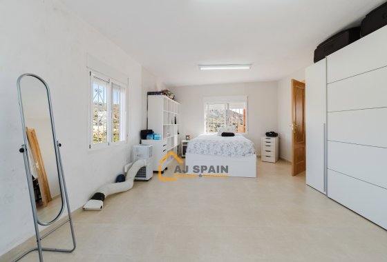 Resale - Country Estate - Fortuna - 