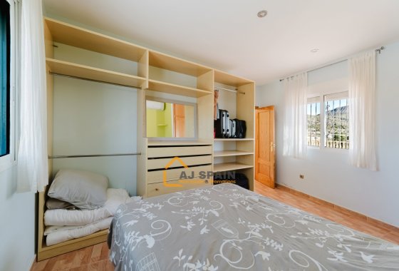 Resale - Country Estate - Fortuna - 