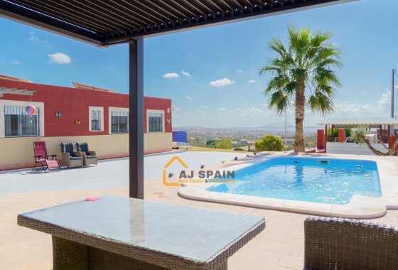 Resale - Country Estate - Fortuna - 