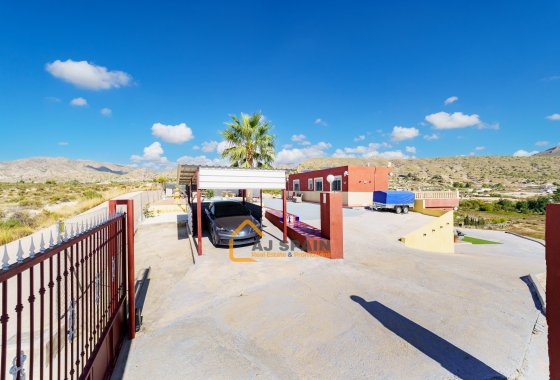 Resale - Country Estate - Fortuna - 