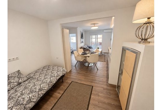 Újraértékesítés - Apartman - Torrevieja