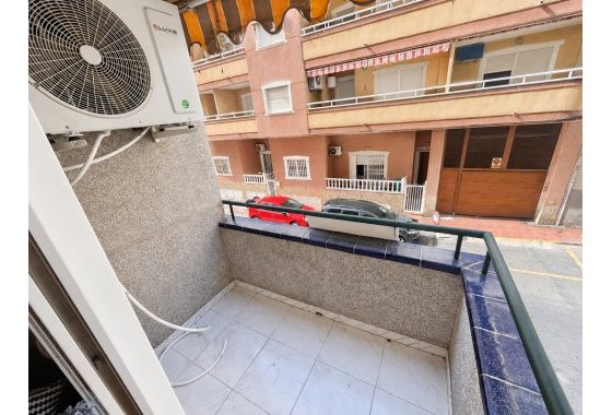 Újraértékesítés - Apartman - Torrevieja