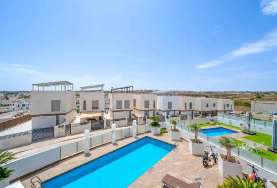 Перепродажа - Villa - Orihuela Costa - Villamartín
