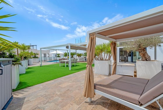 Перепродажа - Villa - Orihuela Costa - Villamartín