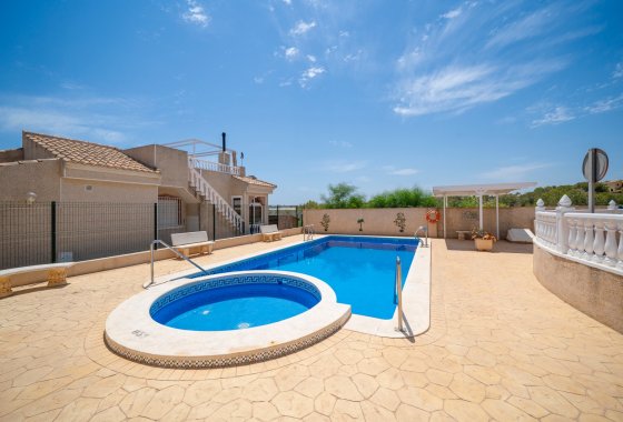 Resale - Villa - Algorfa
