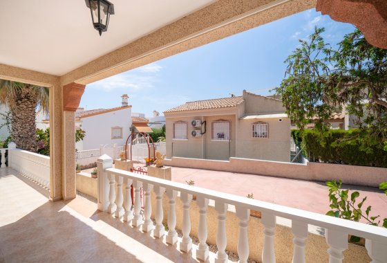 Resale - Villa - Algorfa