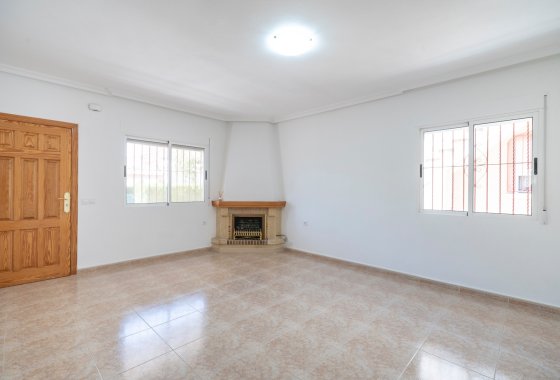Resale - Villa - Algorfa