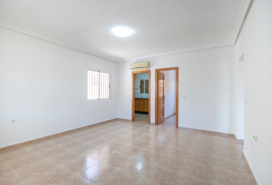 Resale - Villa - Algorfa