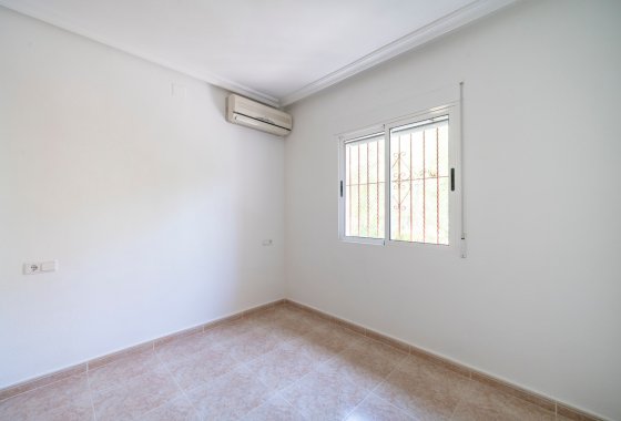 Resale - Villa - Algorfa