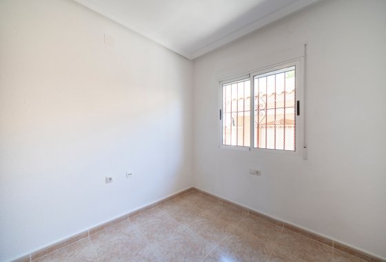 Resale - Villa - Algorfa