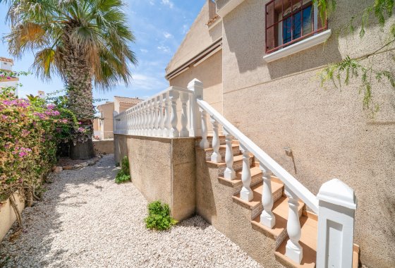 Resale - Villa - Algorfa
