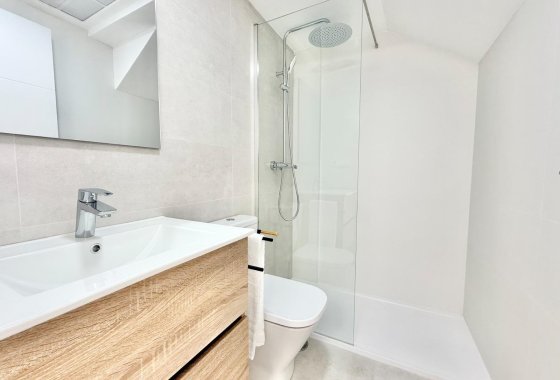 New Build - Semi-detached Villa - Cox