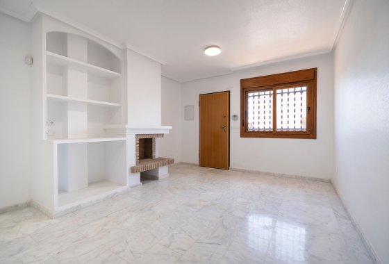 Újraértékesítés - Villa / ikerházfél - San Miguel de Salinas - San Miguel