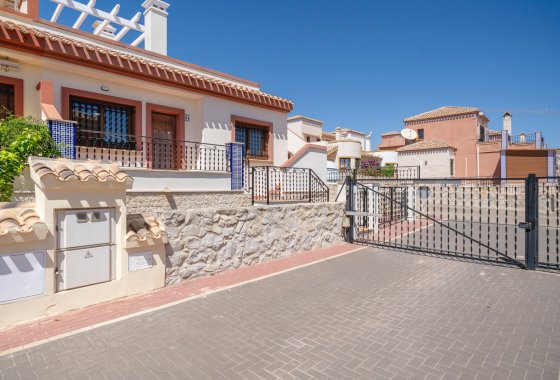Újraértékesítés - Villa / ikerházfél - San Miguel de Salinas - San Miguel