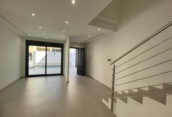 Новое здание - Villa - Almoradi - Almoradí