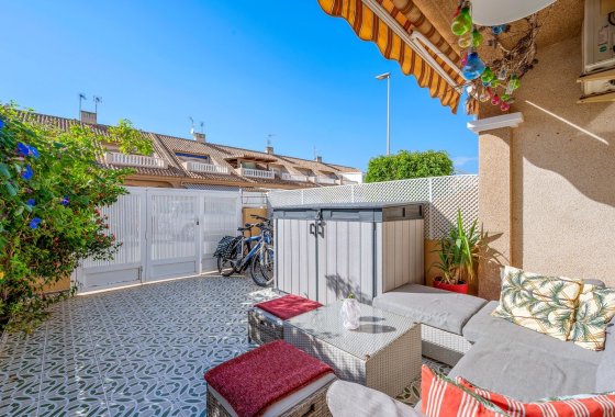 Újraértékesítés - Villa / ikerházfél - Los Alcázares