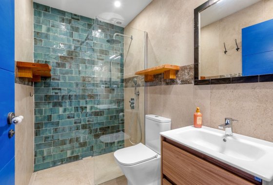 Újraértékesítés - Villa / ikerházfél - Los Alcázares