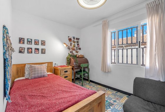 Újraértékesítés - Villa / ikerházfél - Los Alcázares