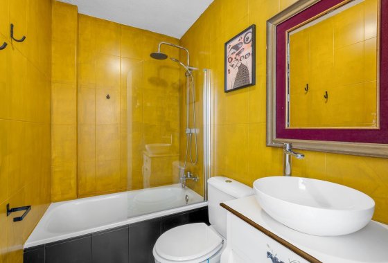 Újraértékesítés - Villa / ikerházfél - Los Alcázares