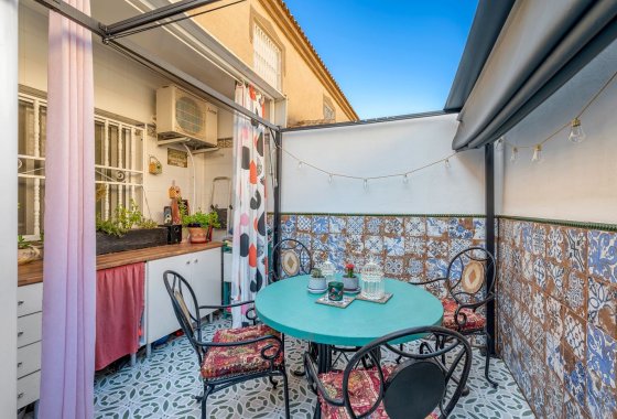 Újraértékesítés - Villa / ikerházfél - Los Alcázares