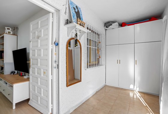 Resale - Apartment  - Torrevieja - La Siesta