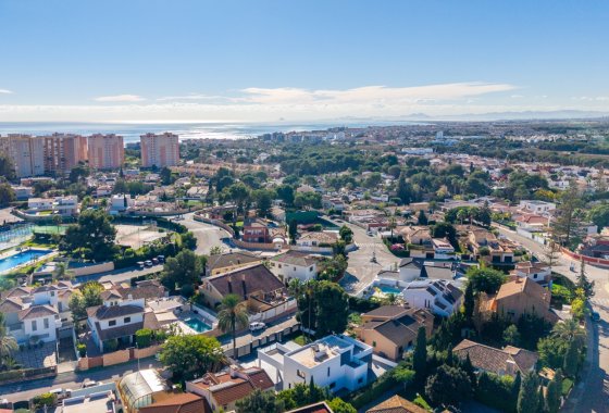 Перепродажа - Villa - Campoamor