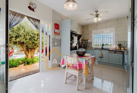 Resale - Country Estate - Fortuna