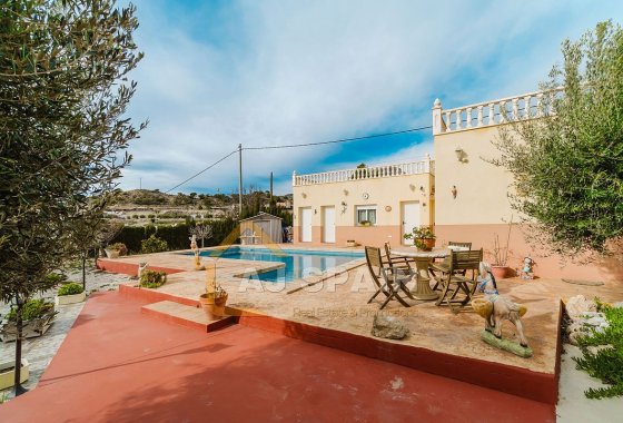 Resale - Country Estate - Fortuna