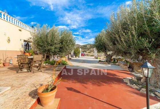 Resale - Country Estate - Fortuna