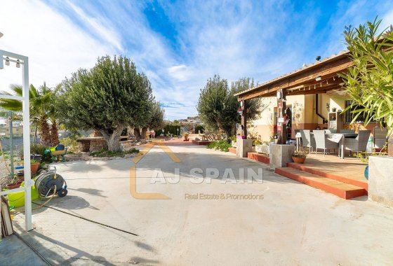 Resale - Country Estate - Fortuna