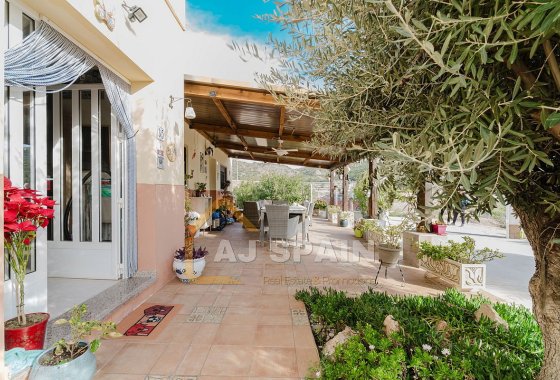 Resale - Country Estate - Fortuna